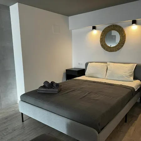 Melia Y Fuster 23c 4*